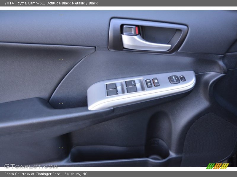 Attitude Black Metallic / Black 2014 Toyota Camry SE