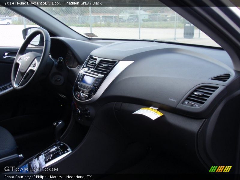 Triathlon Gray / Black 2014 Hyundai Accent SE 5 Door