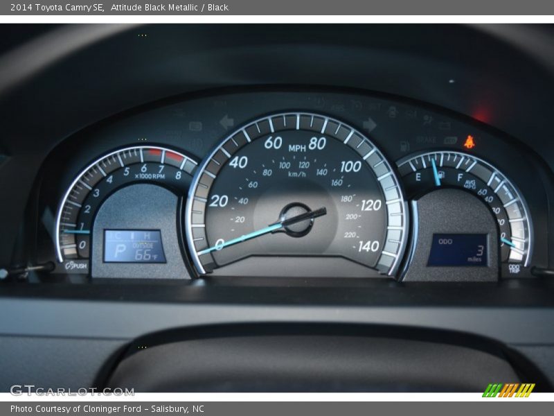 Attitude Black Metallic / Black 2014 Toyota Camry SE