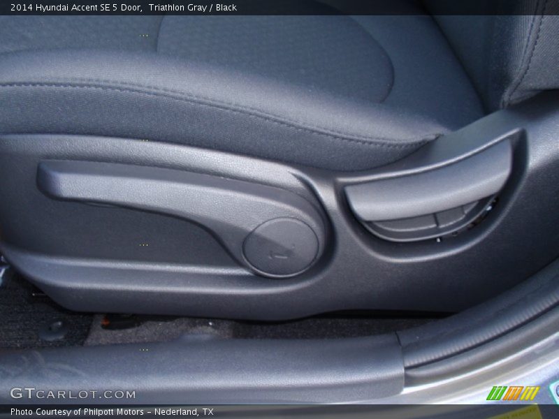 Triathlon Gray / Black 2014 Hyundai Accent SE 5 Door