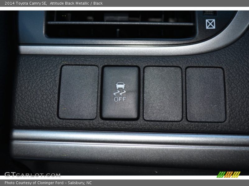 Attitude Black Metallic / Black 2014 Toyota Camry SE