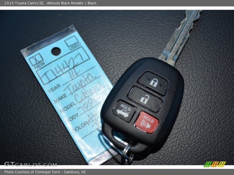 Attitude Black Metallic / Black 2014 Toyota Camry SE