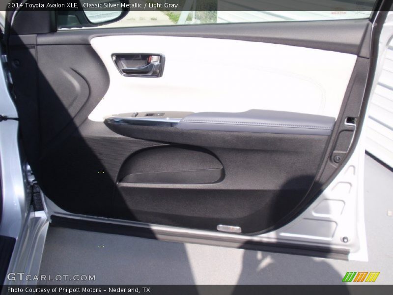 Classic Silver Metallic / Light Gray 2014 Toyota Avalon XLE