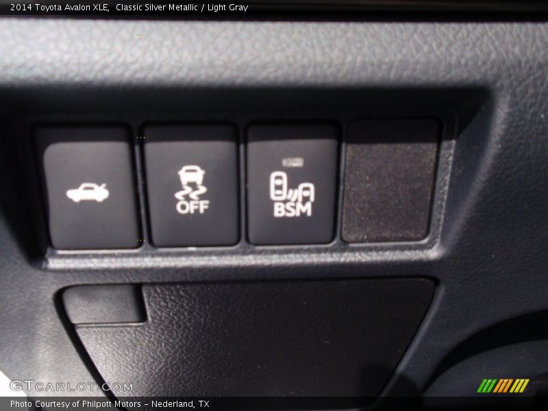 Classic Silver Metallic / Light Gray 2014 Toyota Avalon XLE