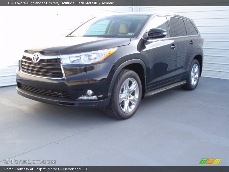 Front 3/4 View of 2014 Highlander Limited