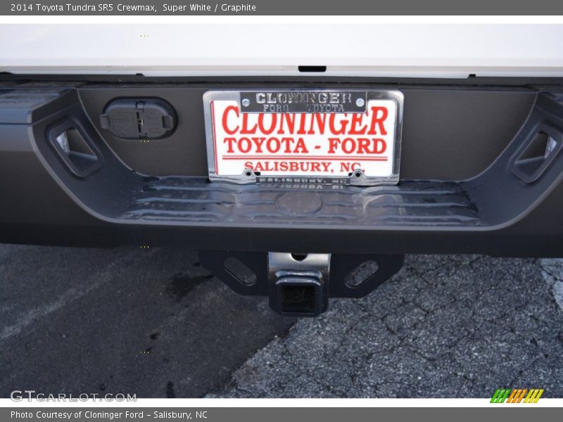 Super White / Graphite 2014 Toyota Tundra SR5 Crewmax