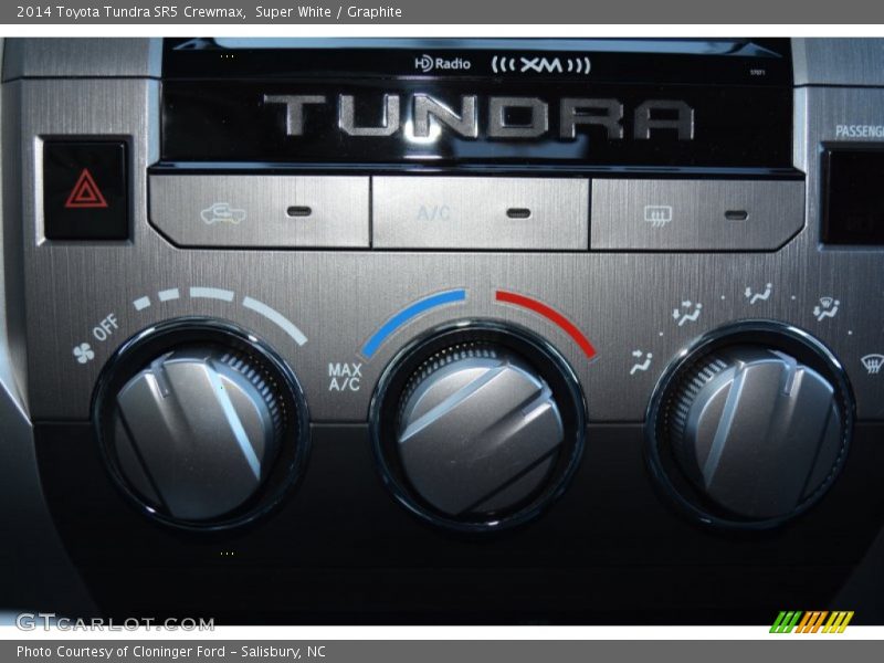 Super White / Graphite 2014 Toyota Tundra SR5 Crewmax