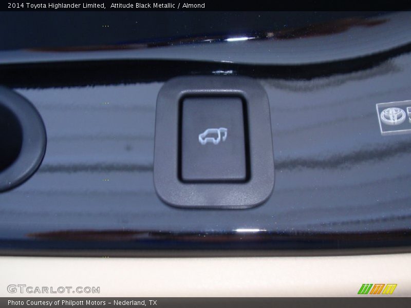 Attitude Black Metallic / Almond 2014 Toyota Highlander Limited