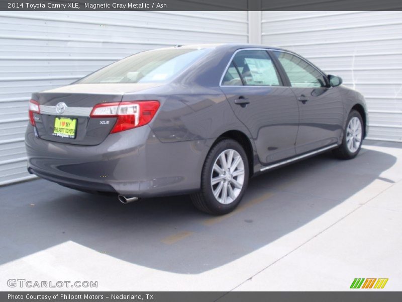Magnetic Gray Metallic / Ash 2014 Toyota Camry XLE