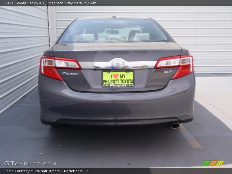 Magnetic Gray Metallic / Ash 2014 Toyota Camry XLE