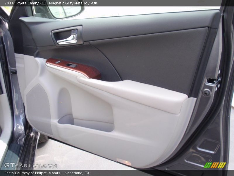 Magnetic Gray Metallic / Ash 2014 Toyota Camry XLE