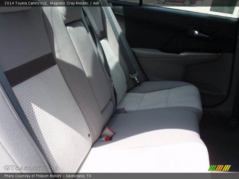 Magnetic Gray Metallic / Ash 2014 Toyota Camry XLE
