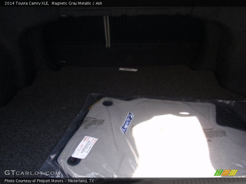 Magnetic Gray Metallic / Ash 2014 Toyota Camry XLE
