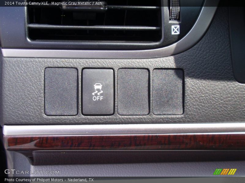 Magnetic Gray Metallic / Ash 2014 Toyota Camry XLE