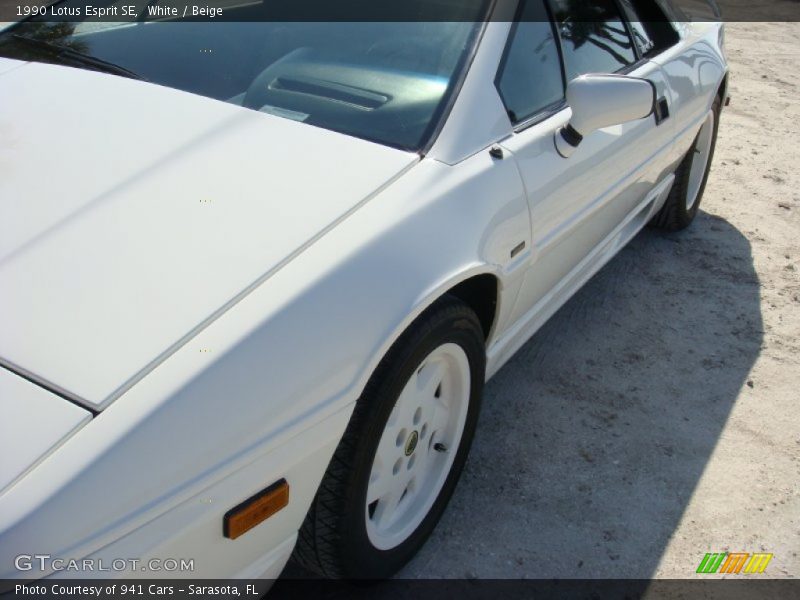 White / Beige 1990 Lotus Esprit SE