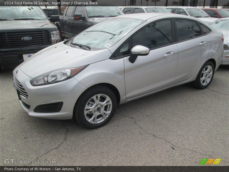 Ingot Silver / Charcoal Black 2014 Ford Fiesta SE Sedan
