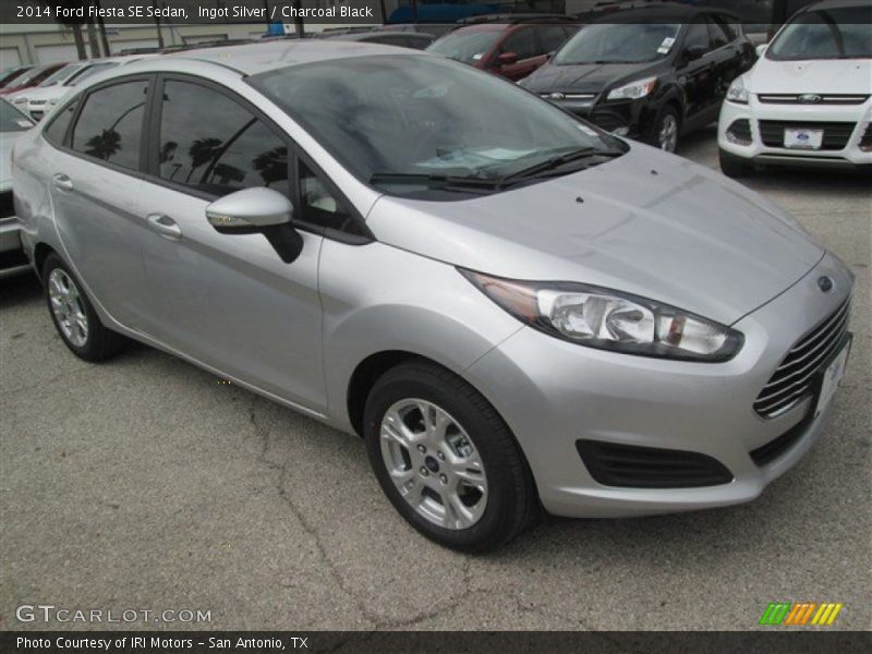 Ingot Silver / Charcoal Black 2014 Ford Fiesta SE Sedan