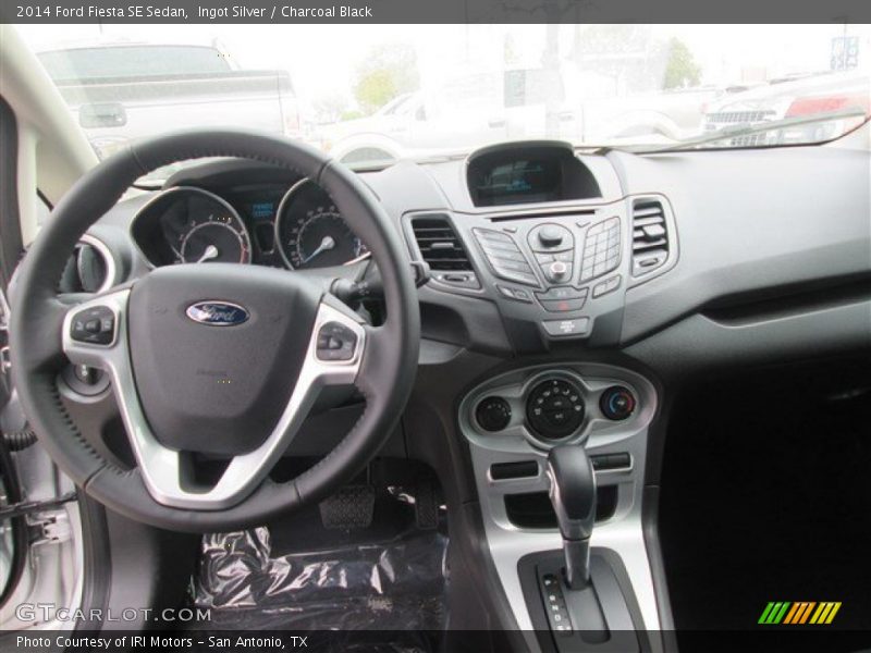 Ingot Silver / Charcoal Black 2014 Ford Fiesta SE Sedan