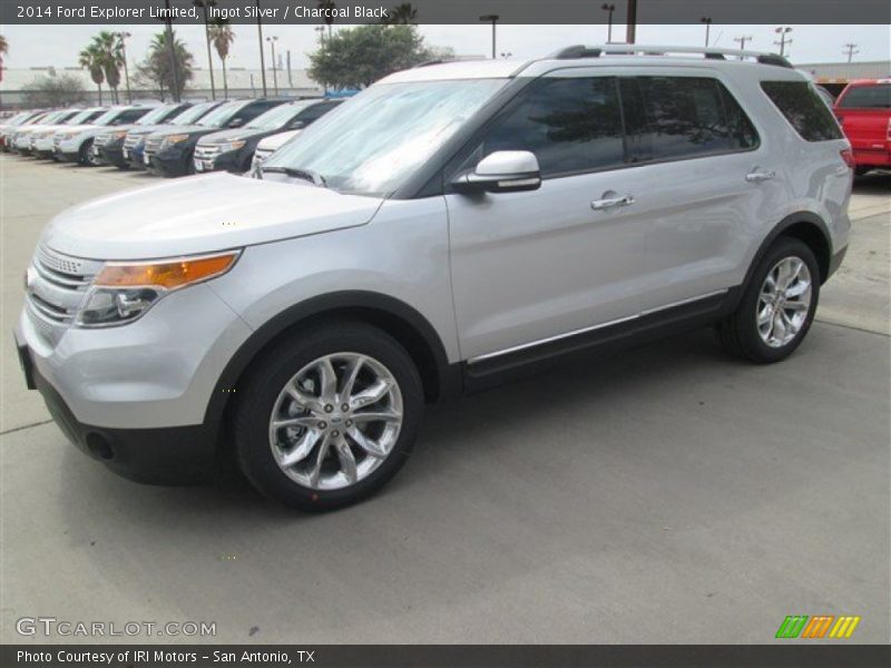 Front 3/4 View of 2014 Explorer Limited