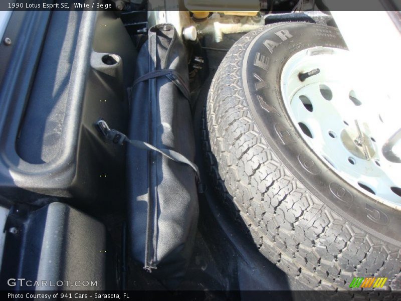 White / Beige 1990 Lotus Esprit SE