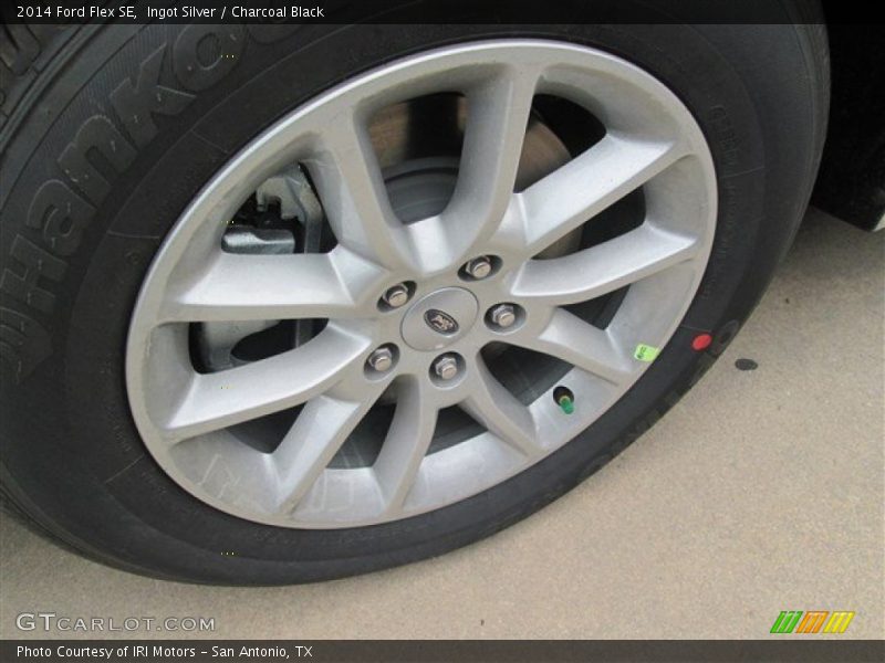 Ingot Silver / Charcoal Black 2014 Ford Flex SE