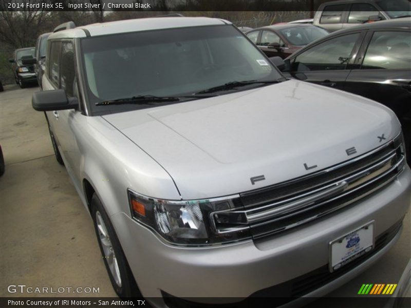 Ingot Silver / Charcoal Black 2014 Ford Flex SE