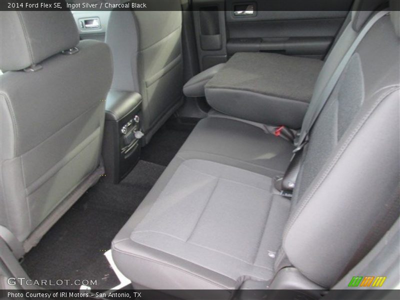 Ingot Silver / Charcoal Black 2014 Ford Flex SE