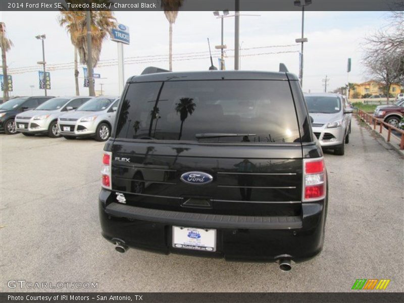 Tuxedo Black / Charcoal Black 2014 Ford Flex SE