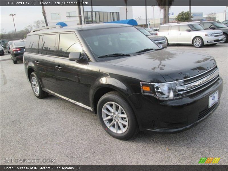 Tuxedo Black / Charcoal Black 2014 Ford Flex SE