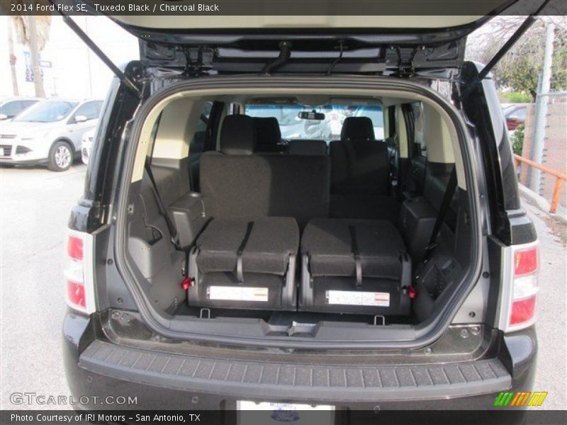 Tuxedo Black / Charcoal Black 2014 Ford Flex SE