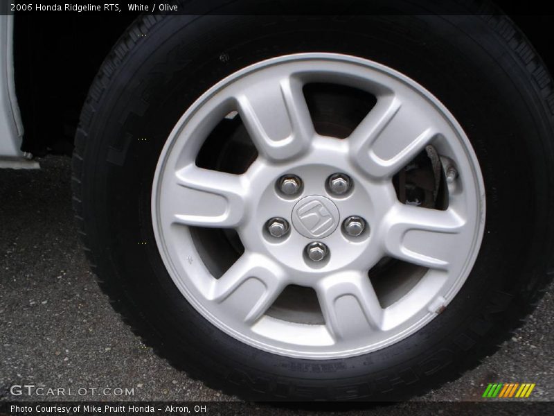 White / Olive 2006 Honda Ridgeline RTS