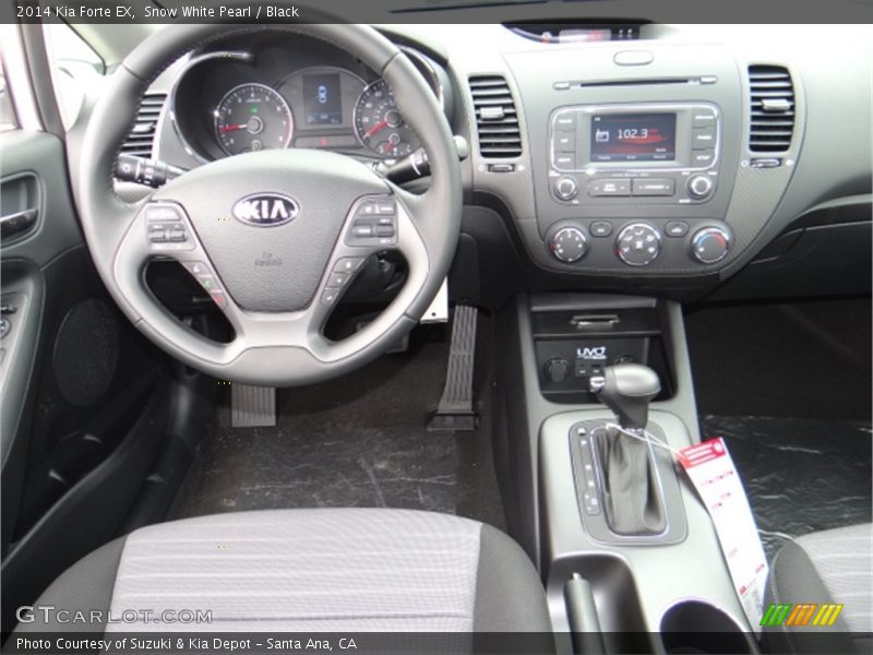 Snow White Pearl / Black 2014 Kia Forte EX