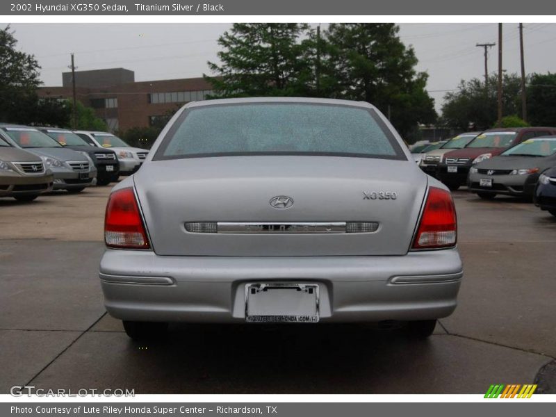 Titanium Silver / Black 2002 Hyundai XG350 Sedan