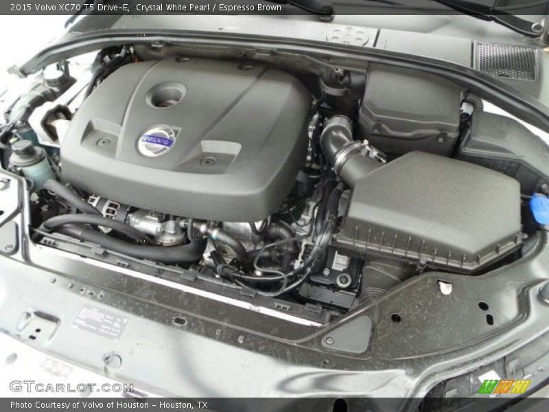  2015 XC70 T5 Drive-E Engine - 2.0 Liter DI Turbocharged DOHC 16-Valve VVT Drive-E 4 Cylinder