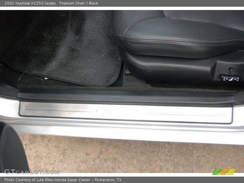 Titanium Silver / Black 2002 Hyundai XG350 Sedan