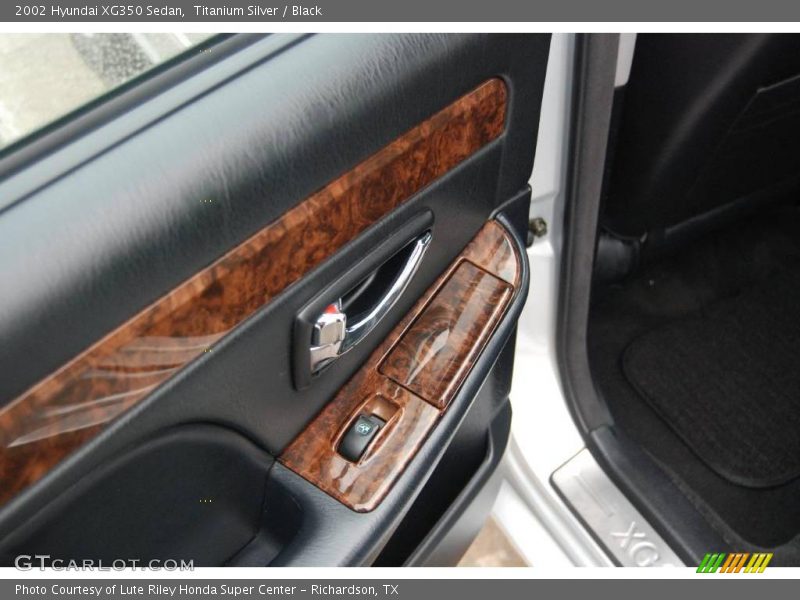 Titanium Silver / Black 2002 Hyundai XG350 Sedan