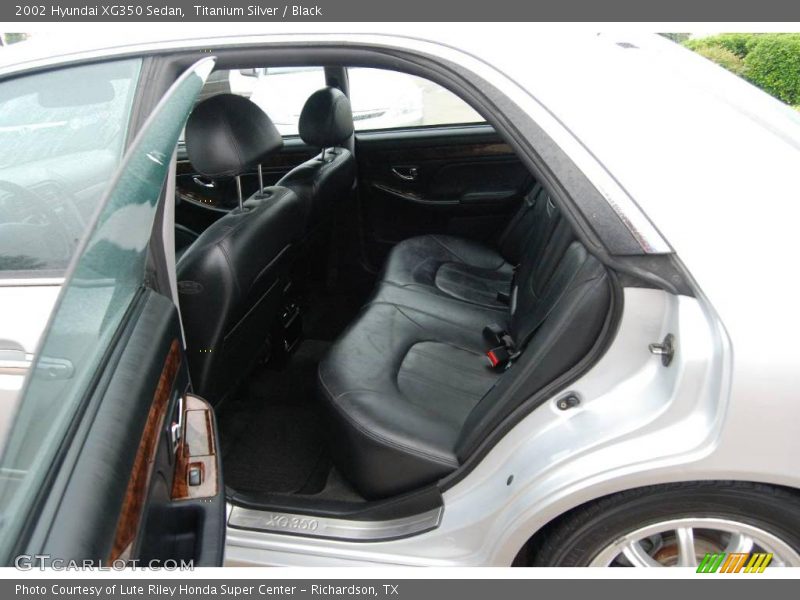 Titanium Silver / Black 2002 Hyundai XG350 Sedan