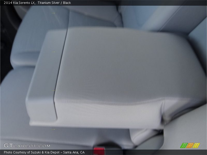 Titanium Silver / Black 2014 Kia Sorento LX