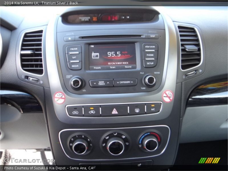 Titanium Silver / Black 2014 Kia Sorento LX