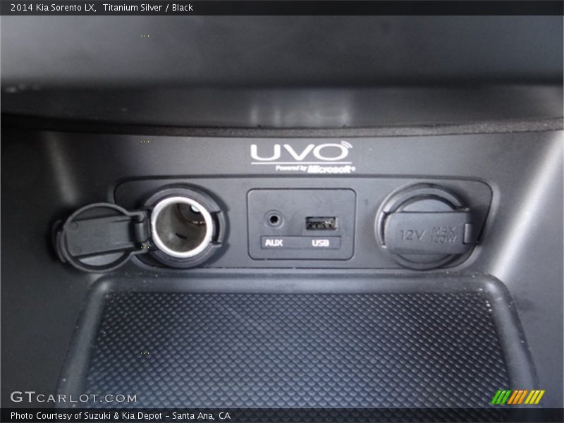 Titanium Silver / Black 2014 Kia Sorento LX