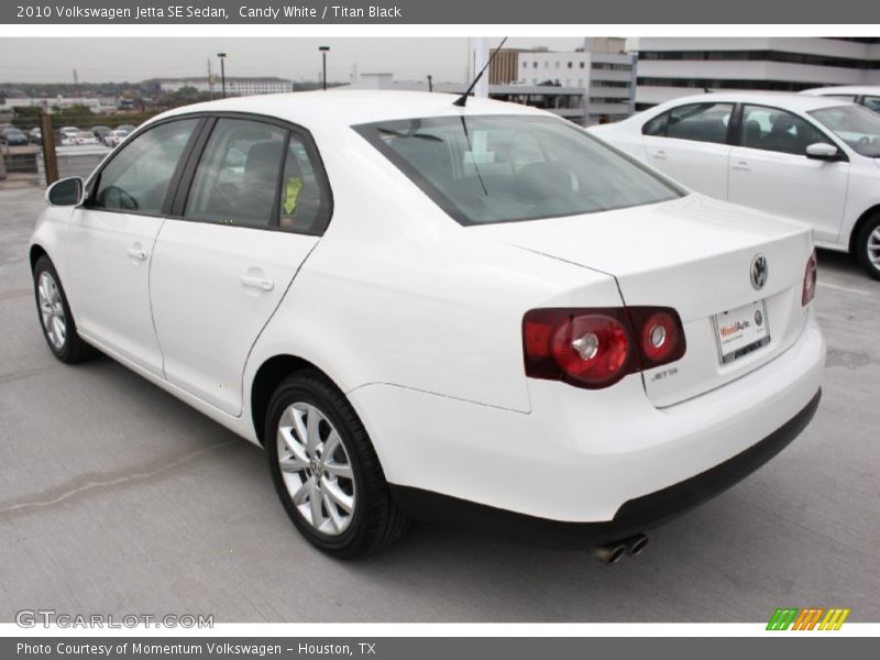 Candy White / Titan Black 2010 Volkswagen Jetta SE Sedan