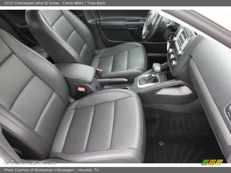 Candy White / Titan Black 2010 Volkswagen Jetta SE Sedan