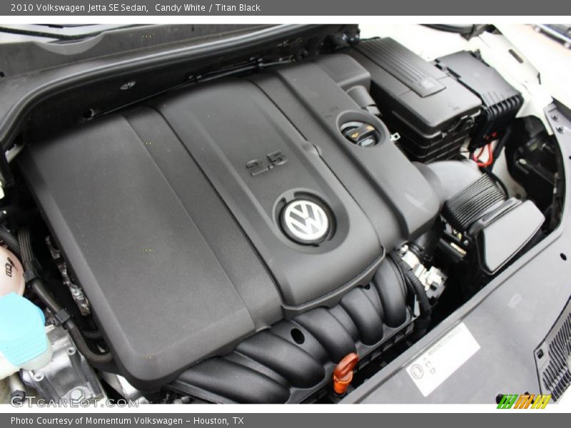 Candy White / Titan Black 2010 Volkswagen Jetta SE Sedan