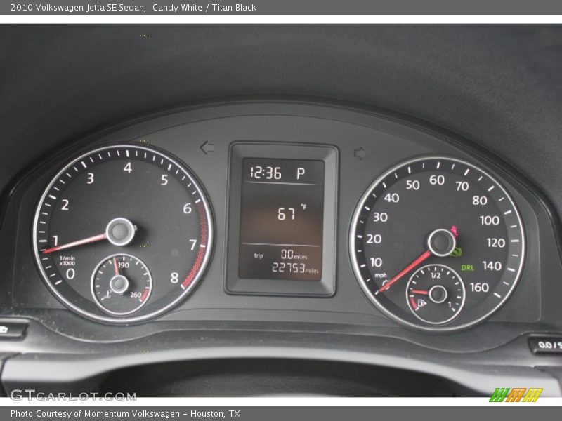 Candy White / Titan Black 2010 Volkswagen Jetta SE Sedan