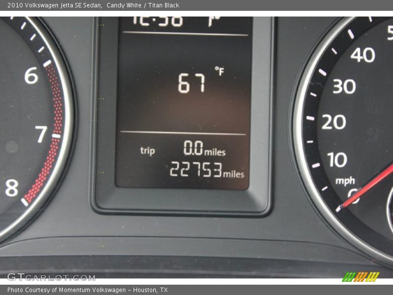 Candy White / Titan Black 2010 Volkswagen Jetta SE Sedan