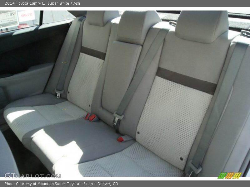 Super White / Ash 2014 Toyota Camry L