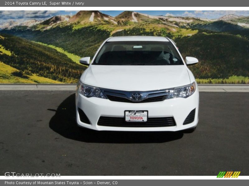Super White / Ivory 2014 Toyota Camry LE