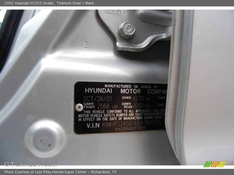 Titanium Silver / Black 2002 Hyundai XG350 Sedan