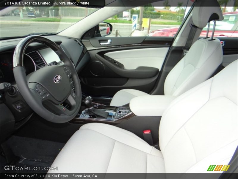 Front Seat of 2014 Cadenza Limited