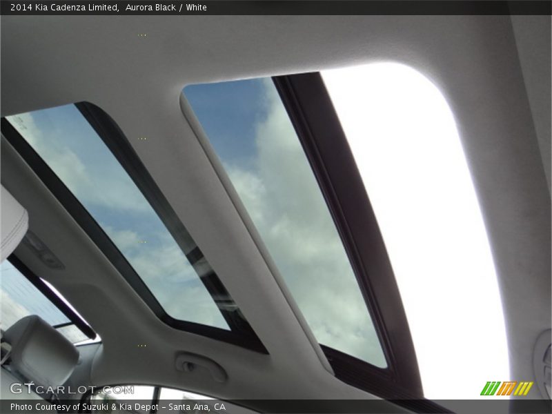 Sunroof of 2014 Cadenza Limited